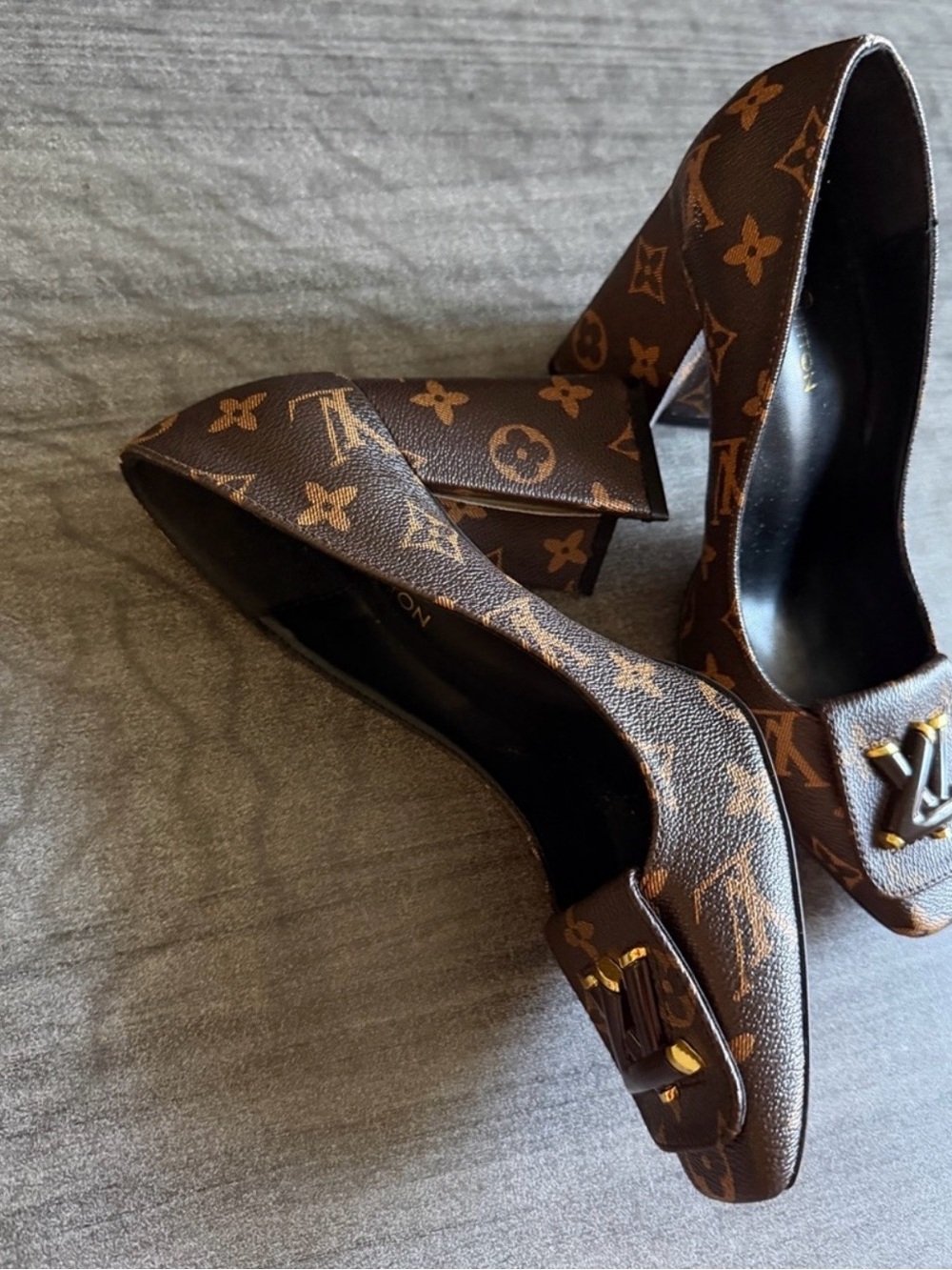 Louis Vuitton Monogram Pointed Toe Pump in Brown with Gold Hardware